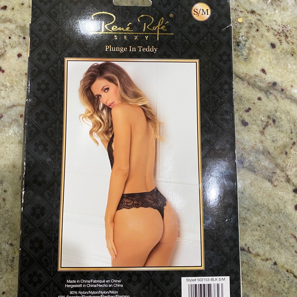 NEW Rene Rofe - Picture 2 of 4